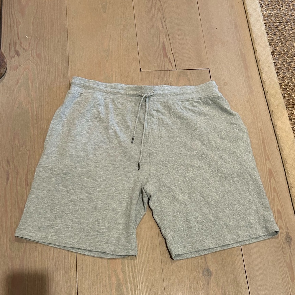Peter Millar grey Men’s casual/comfy shorts. Size L.